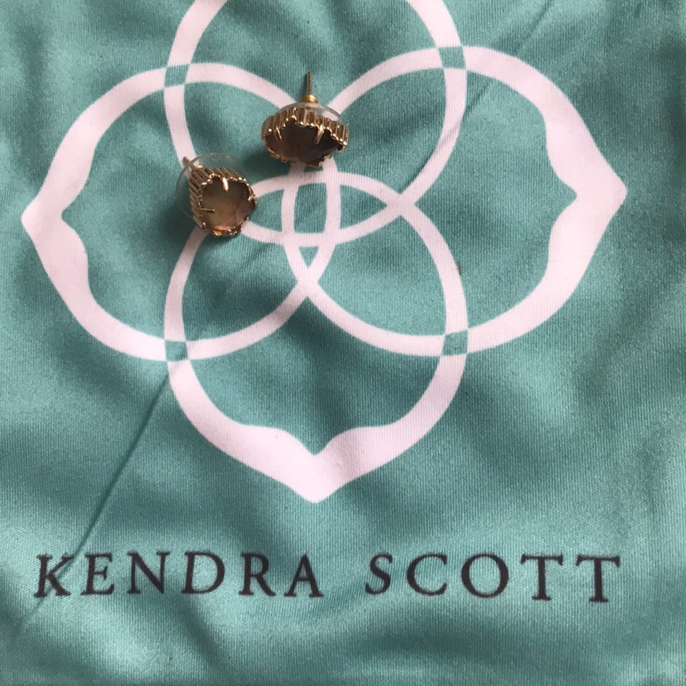 Kendra scott stud earrings *never worn*